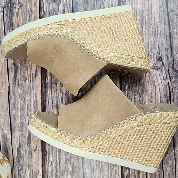 NIB VINCE CAMUTO BRISSIA TORTILLA SILKY NUBUCK PLATFORM WEDGE MULES - Picture 7 of 12